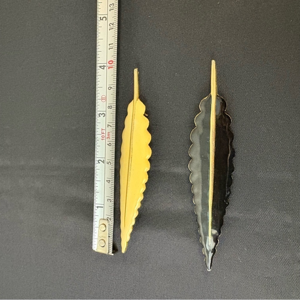 Vintage Tancer II Set of 2 Enamel Goldtone Feather Pins Brooches - Picture 7 of 8